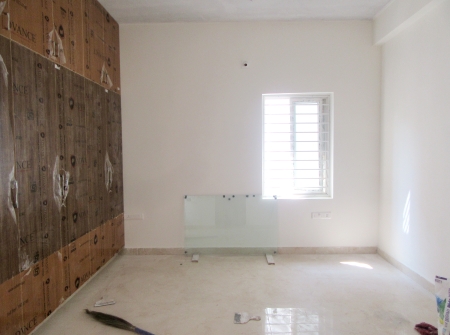 10) Li id 366 - Second Floor Flat Childrens Bedroom.JPG